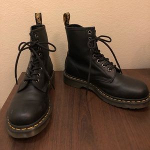 Dr. Martens Women's 1460 Original 6 US M / 7 US L